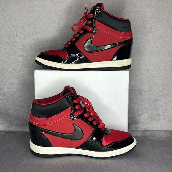 🔥🔥🔥Nike Force Dunk Sky High Hidden Wedge Heel Blk Red Women Sneaker Size: 9.5🔥🔥🔥 - Picture 2 of 10